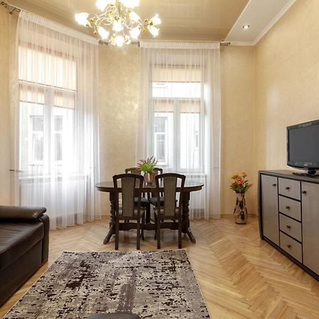 Alfa Apartments Levytskoho Lviv Buitenkant foto