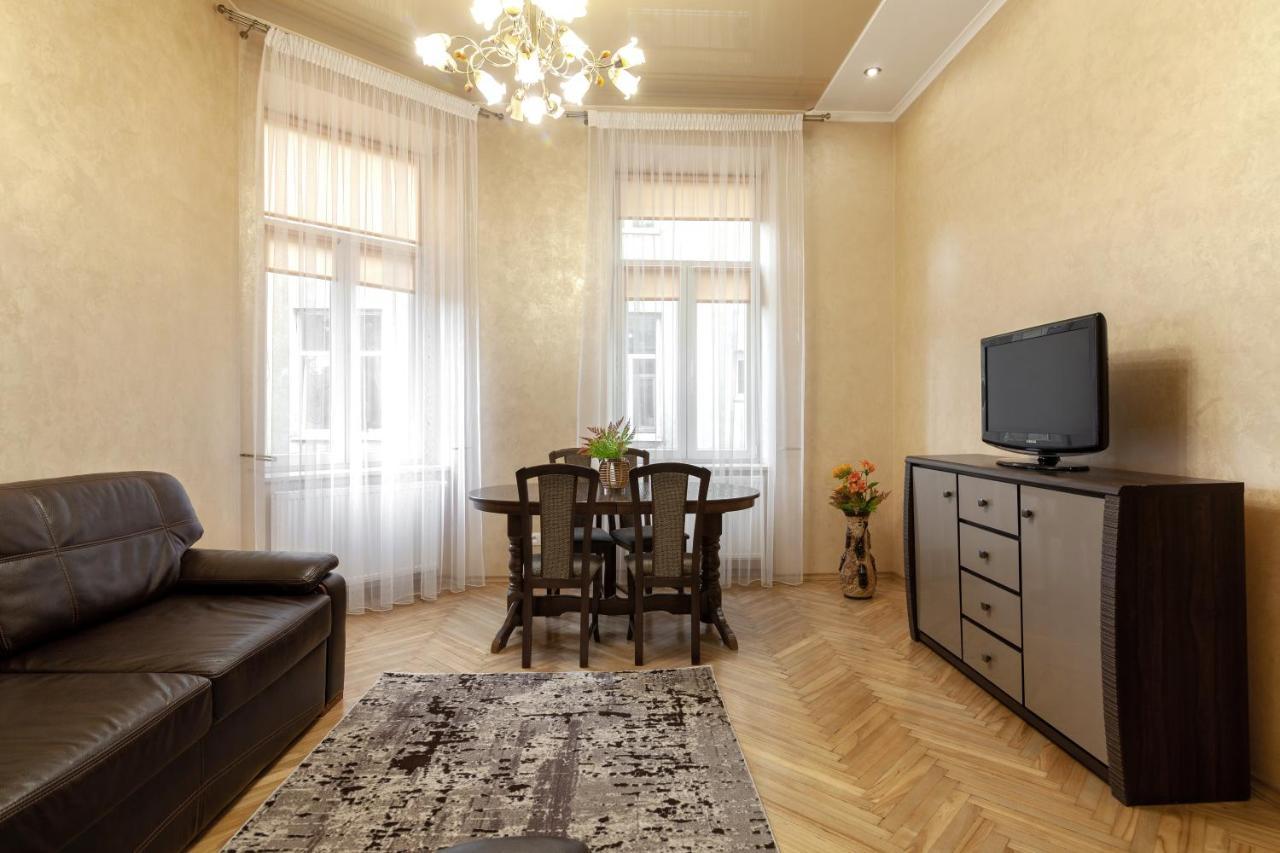 Alfa Apartments Levytskoho Lviv Buitenkant foto