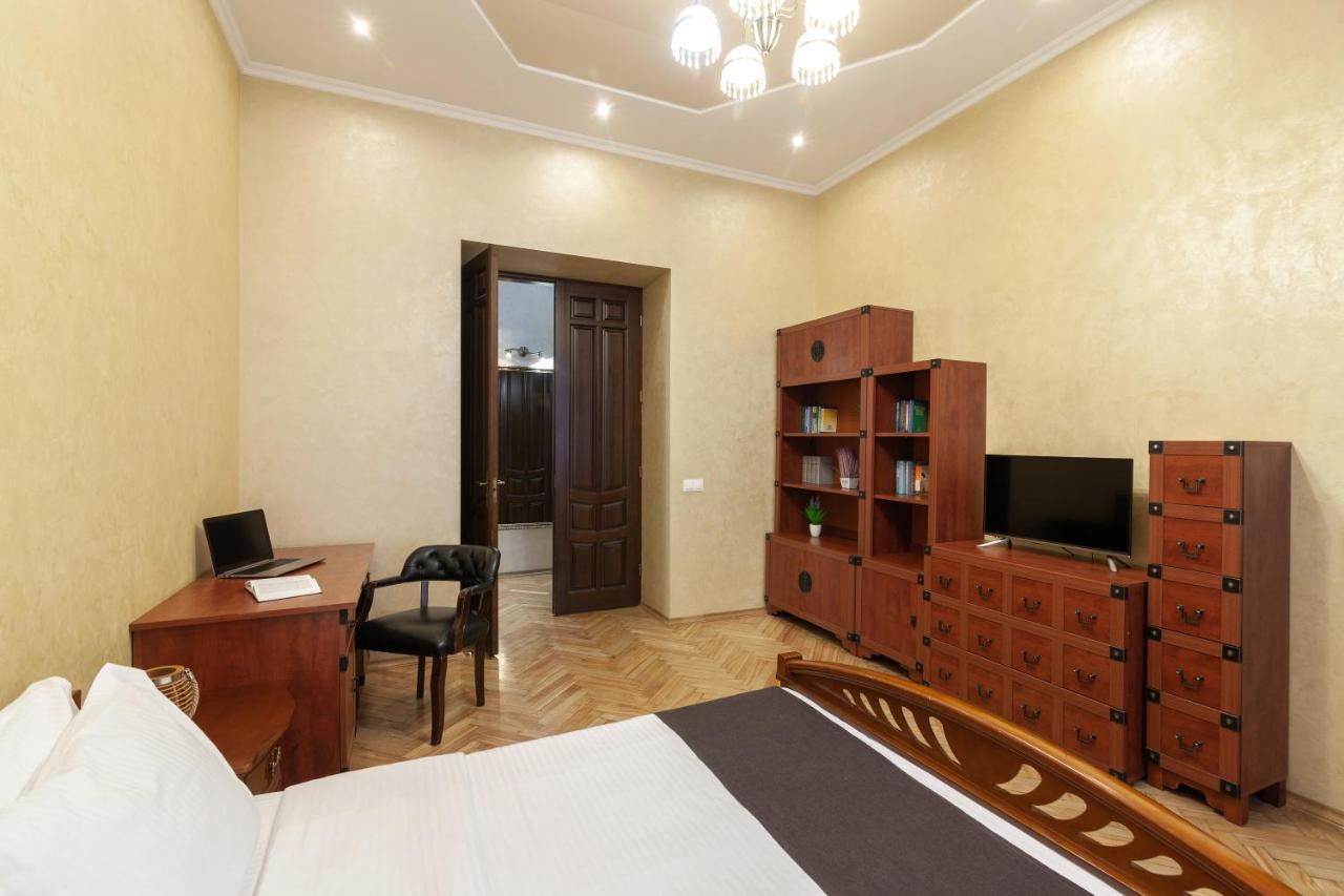 Alfa Apartments Levytskoho Lviv Buitenkant foto